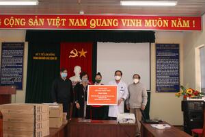 Trao tặng máy vi tính phục vụ công tác phòng, chống dịch Covid-19