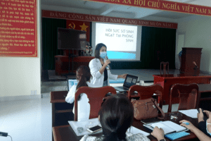 Trung tâm Y tế huyện Lâm Hà : Tập huấn chương trình chăm sóc sức khỏe bà mẹ trẻ em năm 2021