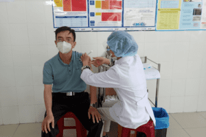 LƯU Ý QUAN TRỌNG KHI TIÊM MŨI THỨ 2 VẮC XIN COVID-19