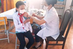 Huyện Lạc Dương triển khai tiêm vắc xin phòng COVID-19 cho trẻ từ 5 đến dưới 12 tuổi