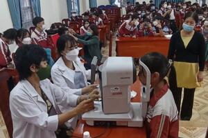Trung tâm Y tế Di Linh – Phối hợp triển khai khám Mắt cho học sinh năm 2022