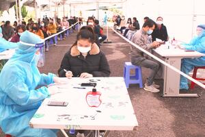 LÂM ĐỒNG - KHẨN TRƯƠNG HOÀN THÀNH VIỆC TIÊM VẮC XIN PHÒNG COVID-19