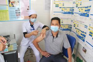 Tiếp tục triển khai tiêm vắc xin phòng bệnh COVID-19  Tại điểm tiêm Trung tâm Kiểm soát bệnh tật tỉnh Lâm Đồng