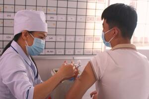 Uỷ ban nhân dân tỉnh Lâm Đồng chỉ đạo quyết liệt thực hiện đồng bộ các giải pháp nhằm đẩy nhanh tiến độ tiêm vắc xin phòng Covid-19