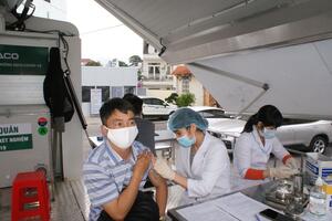 Lâm Đồng tiếp tục thực hiện nghiêm các biện pháp phòng chống dịch và tiêm vắc xin phòng COVID-19