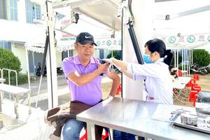 Tiếp tục triển khai tiêm vắc xin phòng bệnh COVID-19 năm 2022  Tại điểm tiêm Trung tâm Kiểm soát Bệnh tật Lâm Đồng