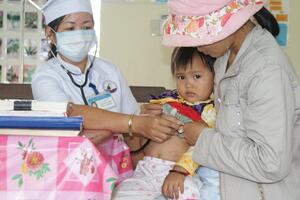 NHỮNG ĐIỀU CẦN BIẾT ĐỂ TRÁNH THIẾU VI CHẤT DINH DƯỠNG CHO TRẺ EM