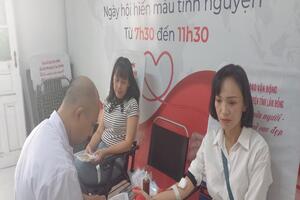 Hội Chữ thập đỏ Lâm Đồng phối hợp với Bệnh viện Đa Khoa tỉnh tổ chức hiến máu tình nguyện