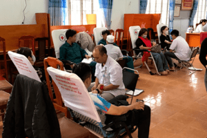 HỘI CHỮ THẬP ĐỎ LÂM ĐỒNG TỔ CHỨC HIẾN MÁU TÌNH NGUYỆN TẠI HUYỆN DI LINH