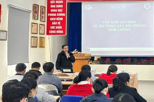 TRUNG TÂM KIỂM SOÁT BỆNH TẬT LÂM ĐỒNG TỔ CHỨC TẬP HUẤN AN TOÀN TIÊM CHỦNG CHO CÁN BỘ Y TẾ NĂM 2025