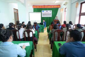 Tập huấn hướng dẫn bảo vệ sức khỏe bà mẹ và trẻ em trước ô nhiễm không khí