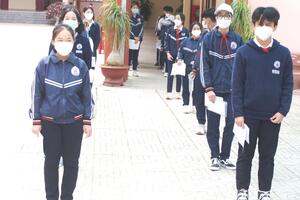 Hướng dẫn mới của Bộ Y tế xử trí ca mắc COVID-19; cách ly F1 là học sinh khi học trực tiếp
