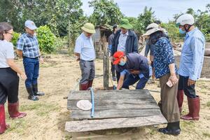 Khẩn trương xử lý môi trường sau ngập lụt nhằm phòng chống ô nhiễm và dịch bệnh