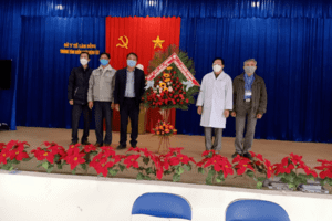 Sáng ngày 25/02  Đoàn Đảng ủy, HĐND, UBND, UBMTTQVN phường 6-Đà Lạt thăm và tặng hoa Trung tâm Kiểm soát bệnh tật tỉnh Lâm Đồng nhân kỷ niệm 67 năm ngày Thầy thuốc Việt Nam (27/02/1955-27/02/2022).