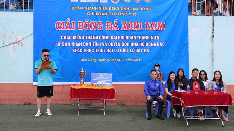 Giải bóng đá mini nam Chi đoàn Cơ sở Sở Y tế ủng hộ 10 triệu đồng hỗ trợ đồng bào khắc phục thiệt hại do cơn bão số 10 gây ra