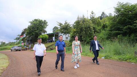Lãnh đạo Trung tâm Kiểm soát bệnh tật kiểm tra công tác y tế tại hai cửa khẩu biên giới