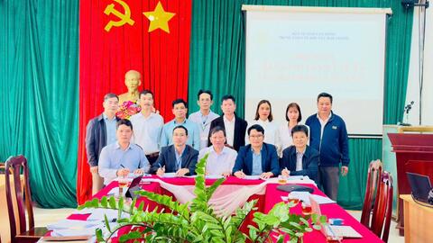 Trung tâm Y tế khu vực Đắk Glong bàn giao Trạm Y tế xã về cho Uỷ ban nhân dân xã quản lý